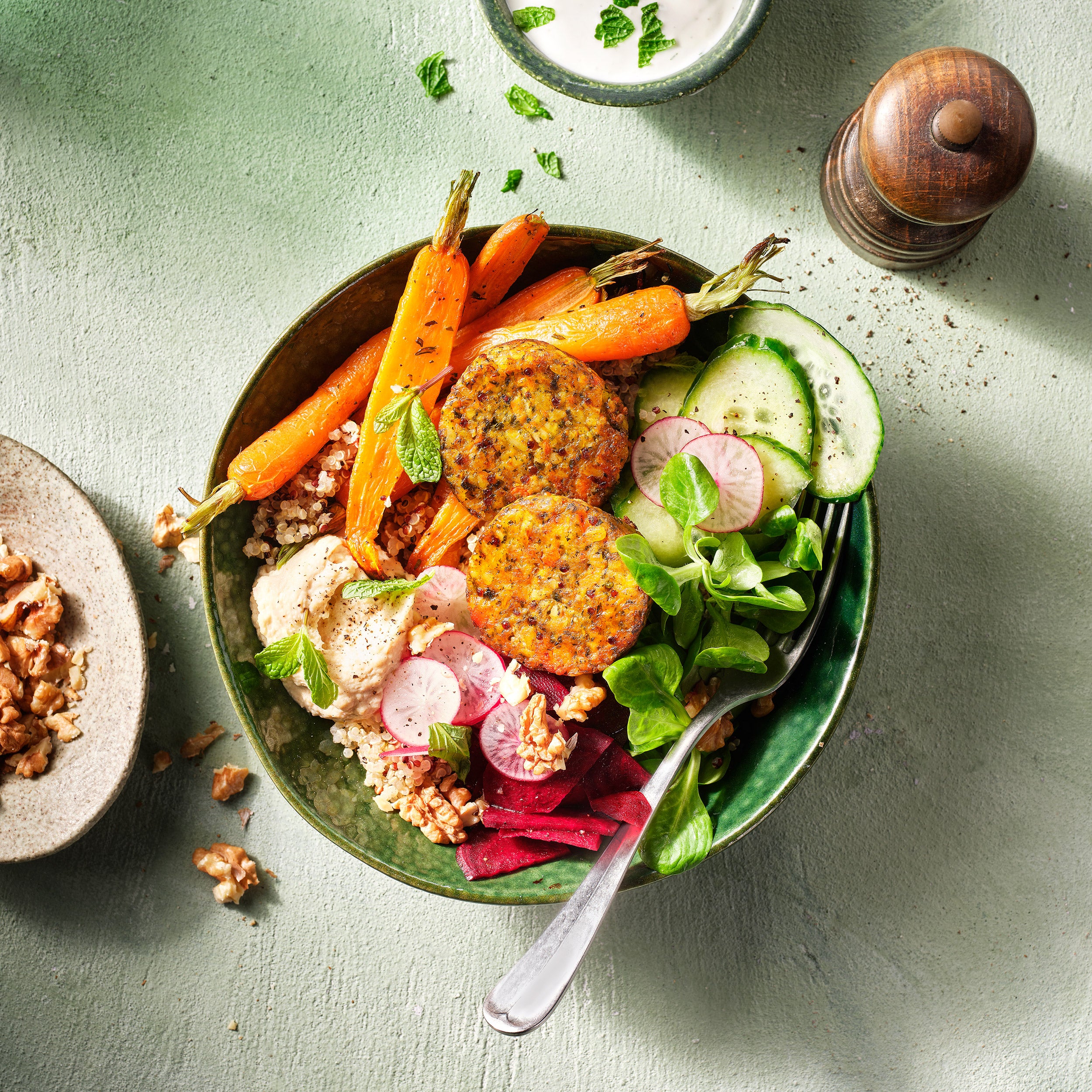 99kcal Broccoli Miniburgers Bowl 99kcal Broccoli Miniburgers Bowl