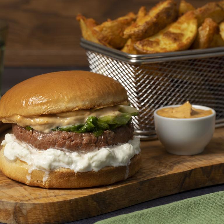 Sensational Burger con stracciatella e olive Sensational Burger con stracciatella e olive